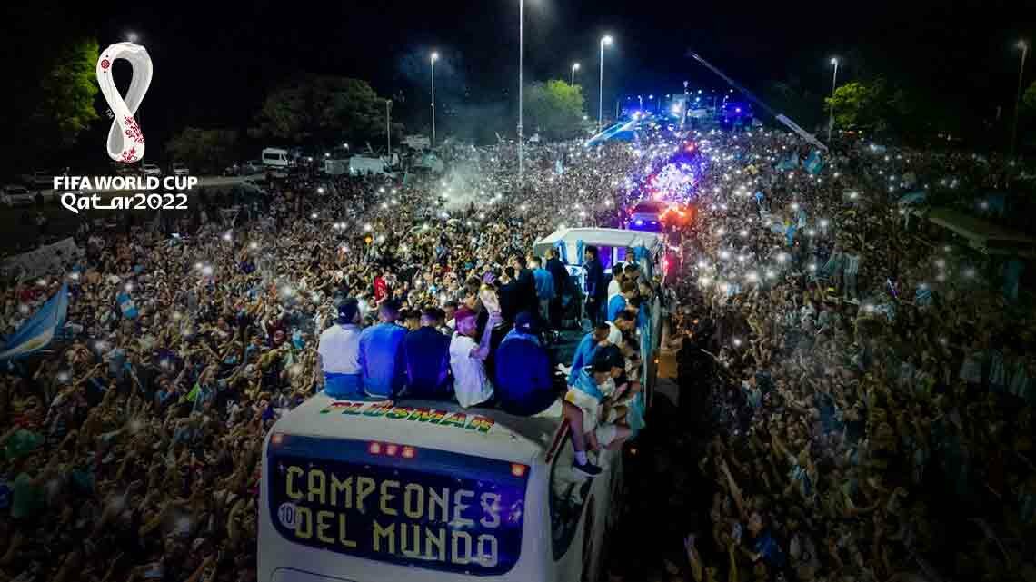 Messi And Argentina Teammates Bring World Cup Trophy Home